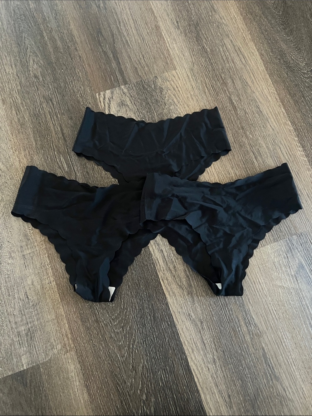 (13) New 3-Pack Black Seamless Scallop Edge Hipster Panties